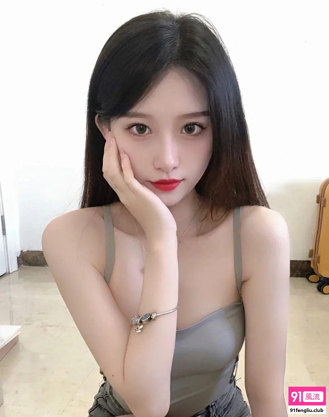 巨乳清纯嫩妹兼职上门